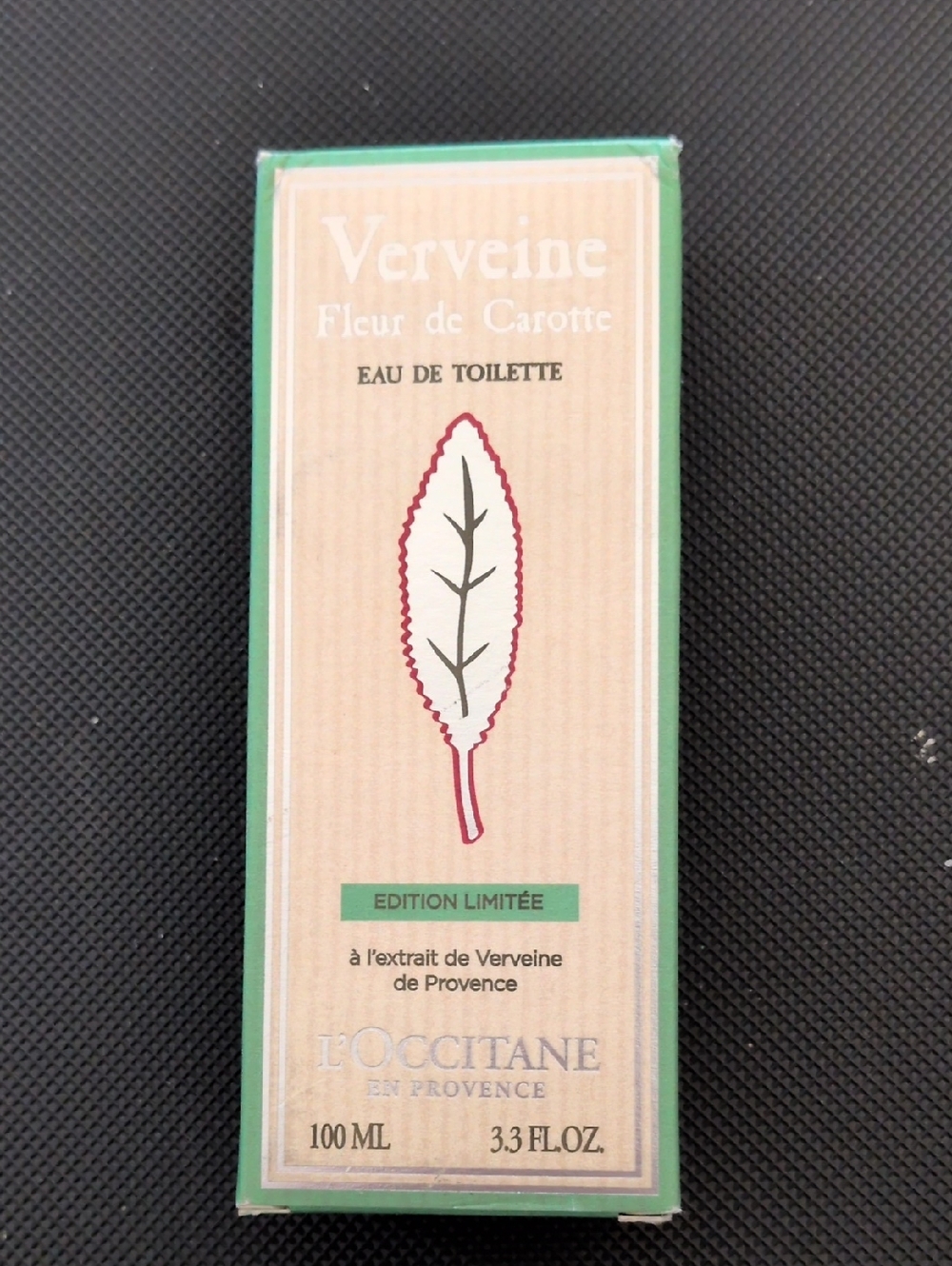 L'OCCITANE Verveine Fleur de Carotte Eau de Toilette - Green & Beige